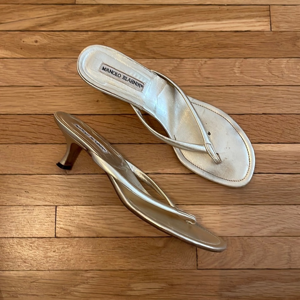 Manolo Blahnik sandal size 39 kitten heel  slide